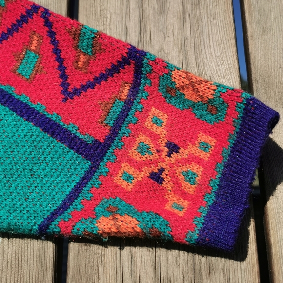 Bold Funky Print Vintage Tassel Sweater - Picture 3 of 7